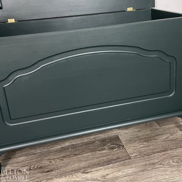 Blanket Storage Box in Dark Green-Belton & Bumble