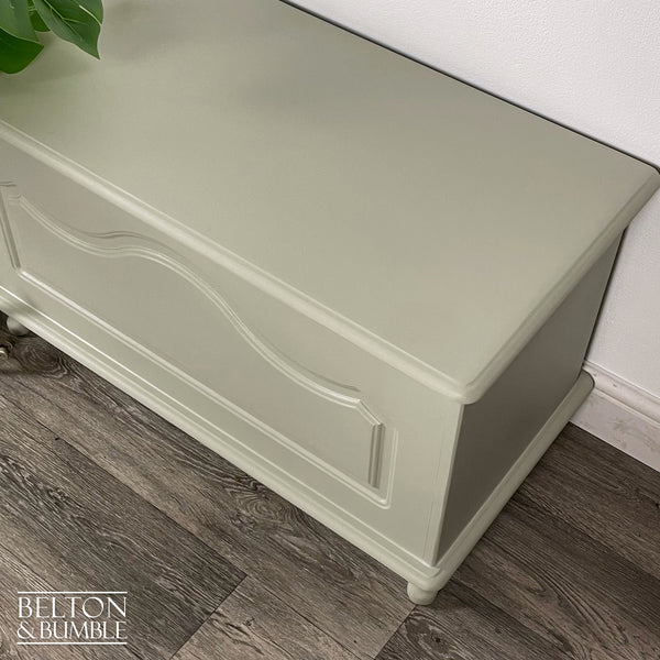 Blanket Storage Box in Pale Green-Belton & Bumble