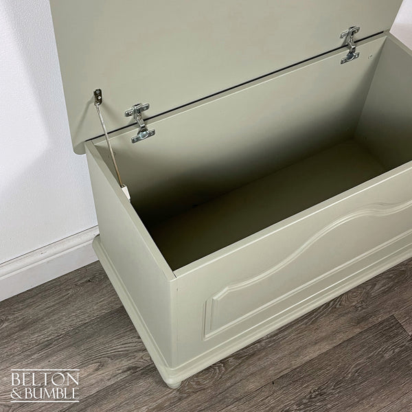 Blanket Storage Box in Pale Green-Belton & Bumble