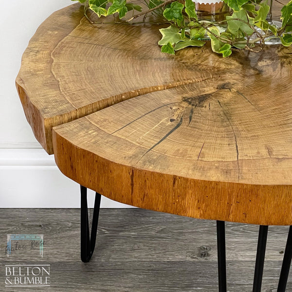 Oak Slice Gold Resin Coffee Table – Close-up of oak, resin with gold finish and texture
