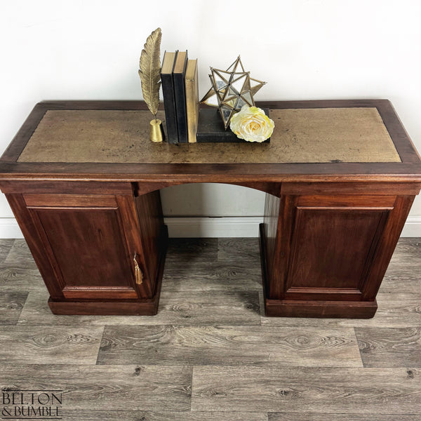 Vintage Mahogany Kneehole Desk with Hidden Drawers – Top surface detail showing smooth, satin finish and edge profile