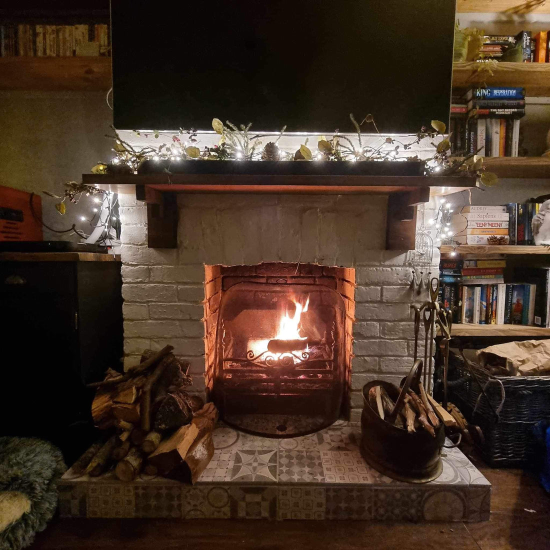 Crafting a Cosy Christmas: Homemade Decorations & Painted Furniture Delights