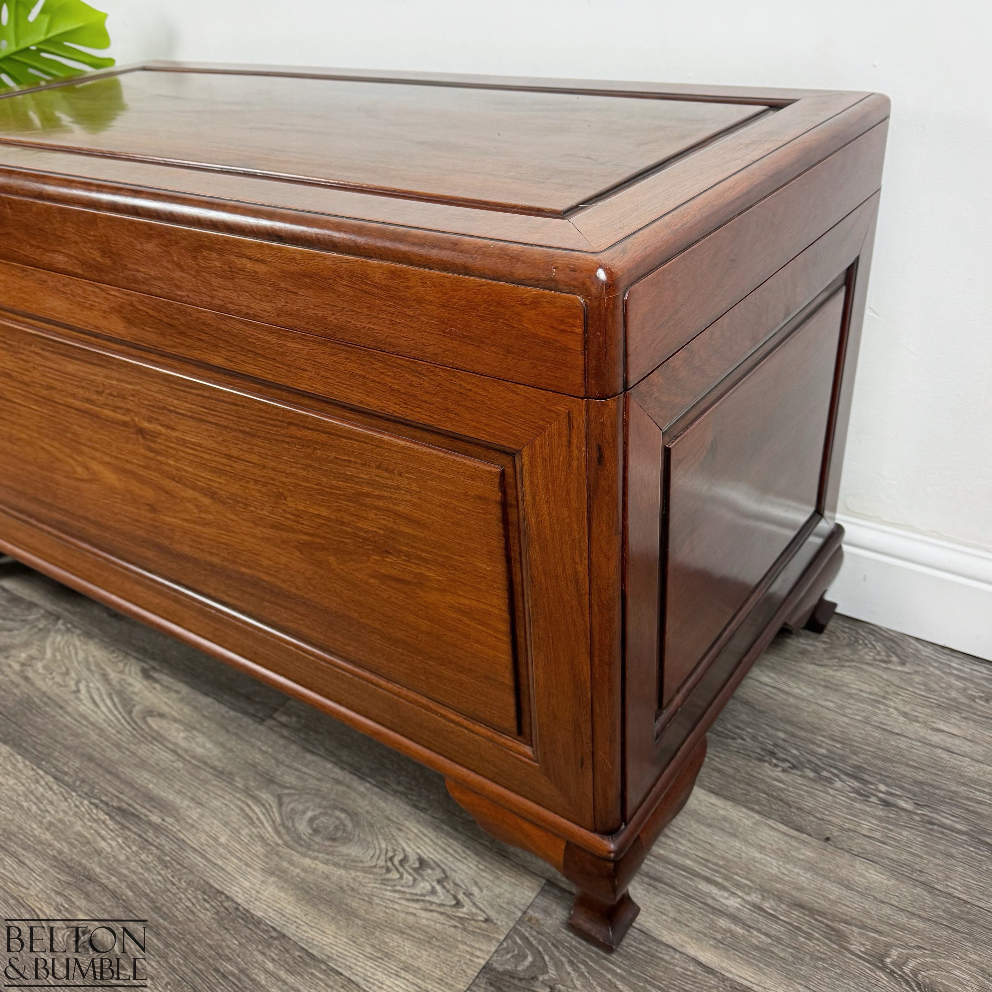 Mahogany Blanket Box Storage Chest with Lift-Up Lid