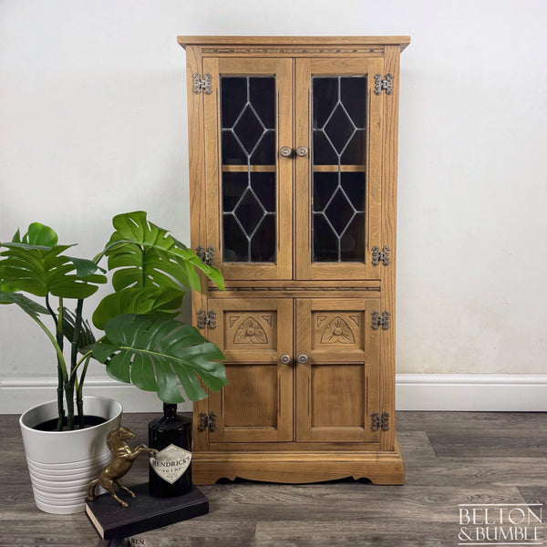 Old Charm Wood Brothers Lift Lid Cabinet in Washed Oak