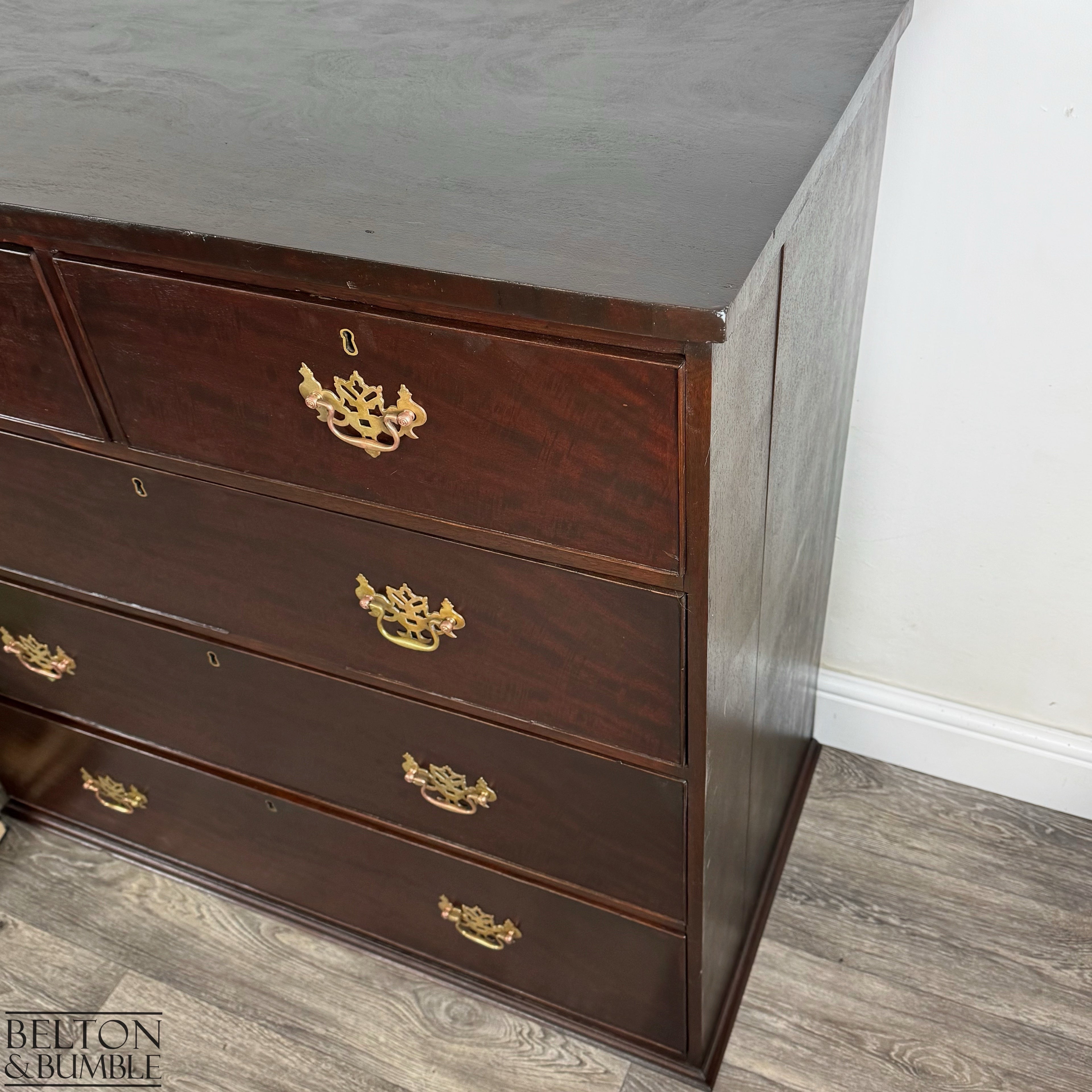 Antique Style Solid Wood Chest of Drawers in Mahogany and Walnut