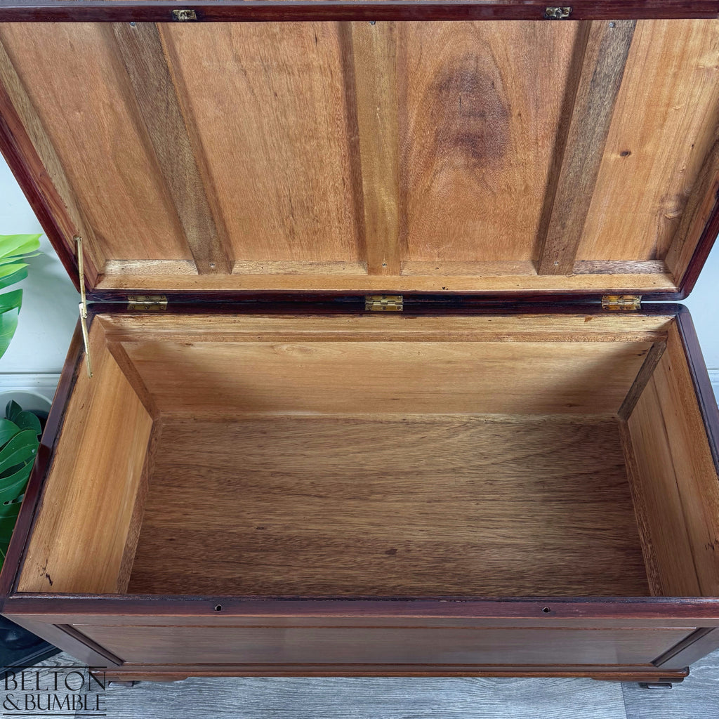 Mahogany Blanket Box Storage Chest with Lift-Up Lid
