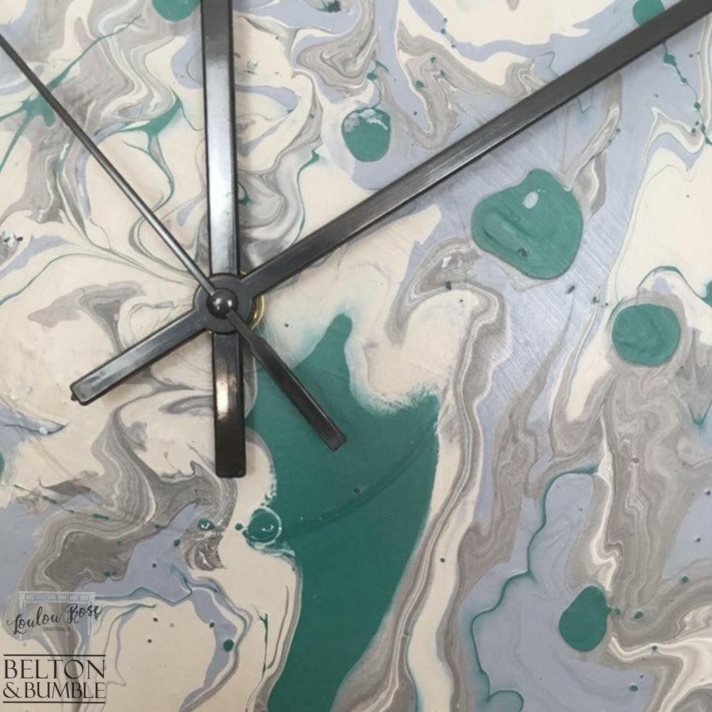 Green & Grey Vinyl Record Clock – Earthy Abstract Design — close-up of marbling and colour transitions