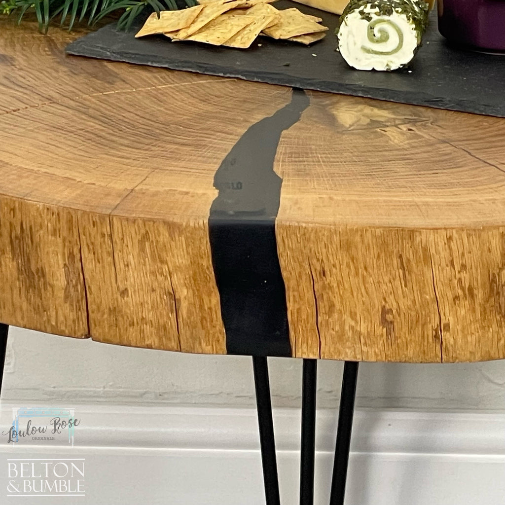 Oak Slice Black  Resin Coffee Table – close up of resin 