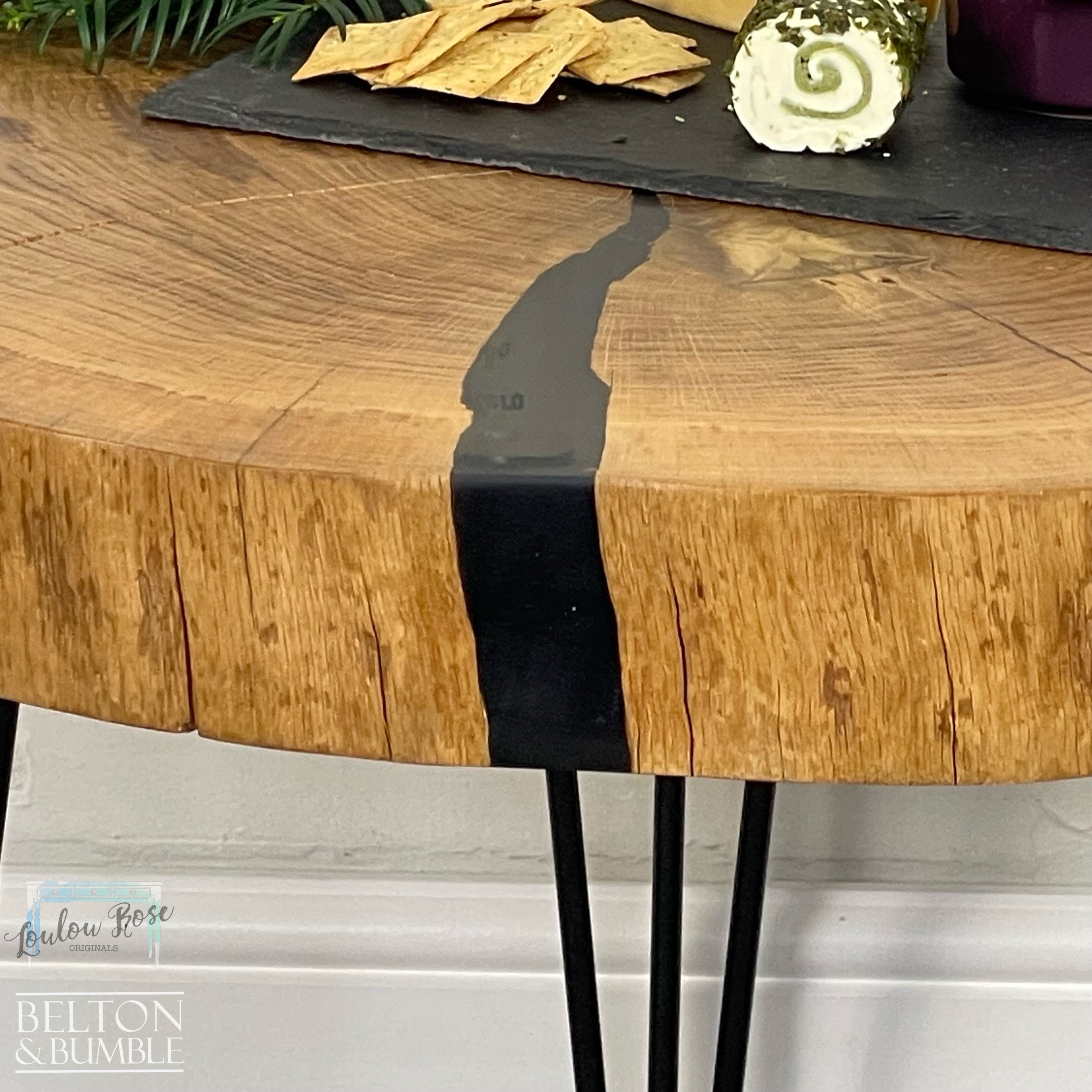 Oak Slice Black  Resin Coffee Table – close up of resin 