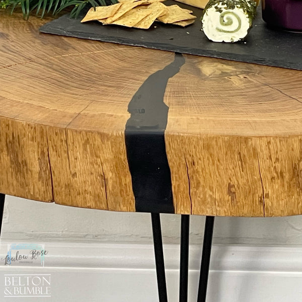 Oak Slice Black  Resin Coffee Table – close up of resin 