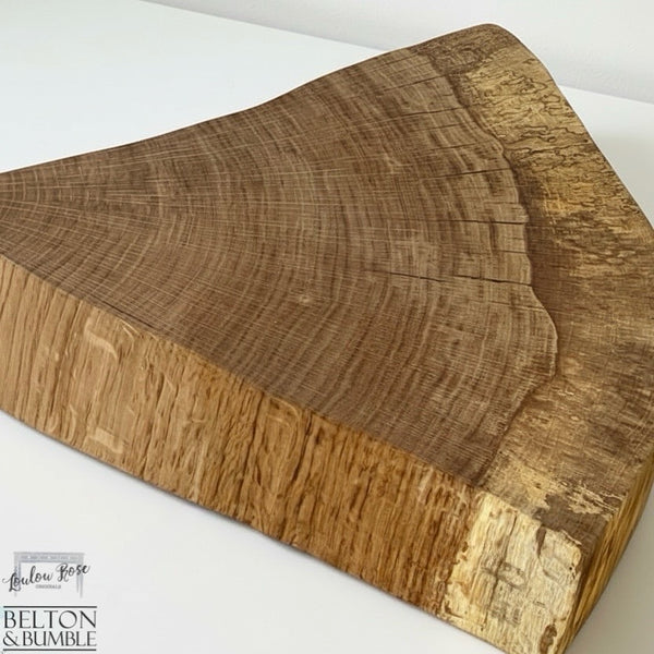Oak Slice Cheese & Bread Board 33 cm – grain close-up showing growth rings and tone
