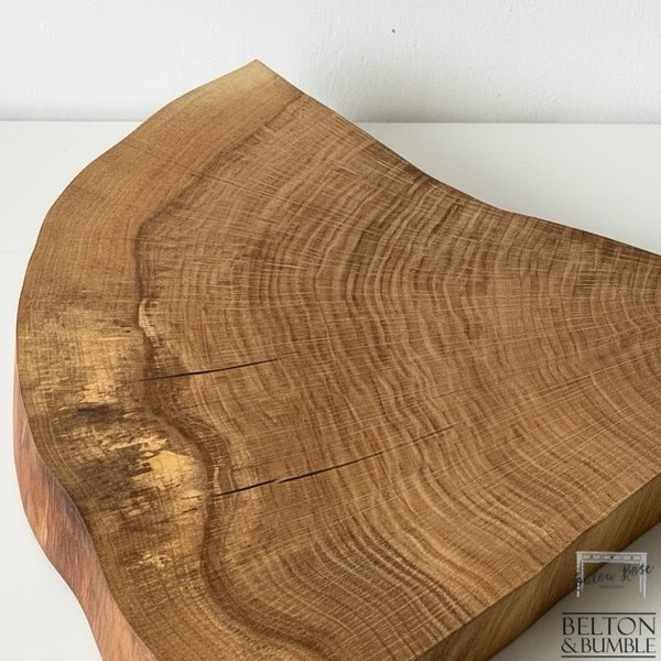 Oak Slice Cheese & Bread Board 41 cm – resin detail close-up in oak fissures