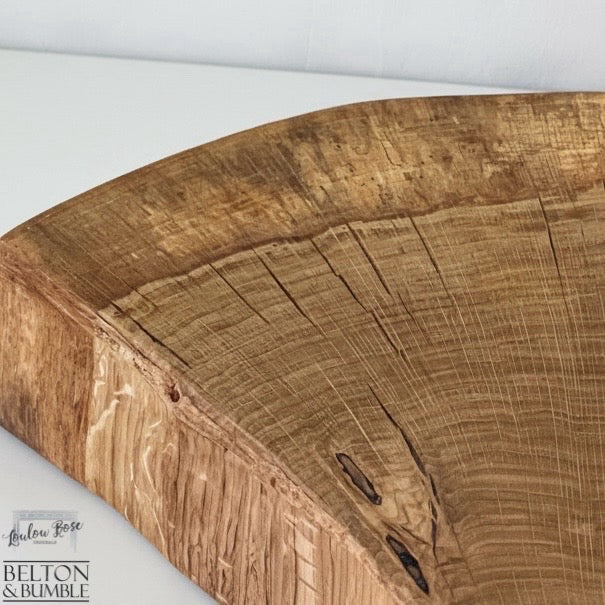 Oak Slice Cheese & Bread Board 44 cm – close up showing finish and grain