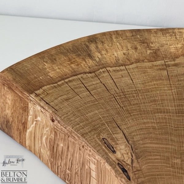 Oak Slice Cheese & Bread Board 44 cm – close up showing finish and grain