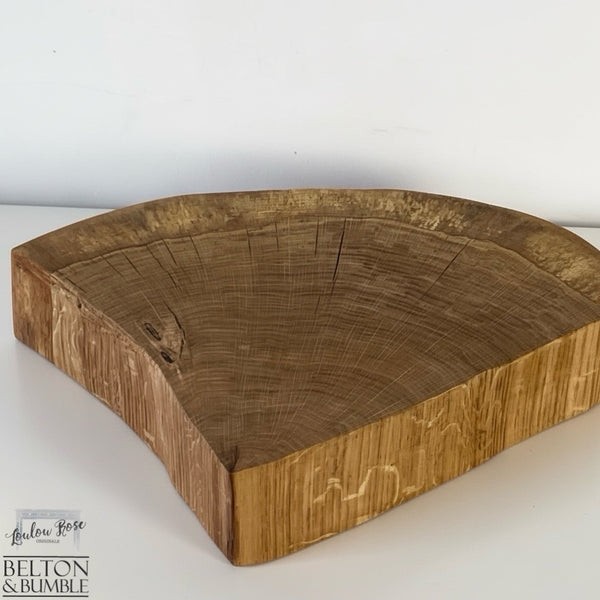 Oak Slice Cheese & Bread Board 44 cm – grain close-up showing oiled surface