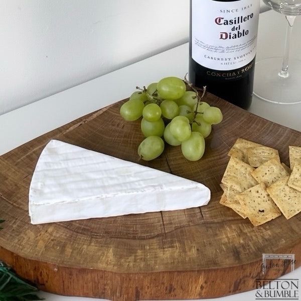 Oak Slice Cheese & Bread Board 45 cm – front view showing live edge and bold grain