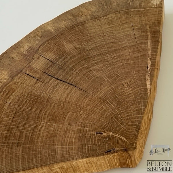 Oak Slice Cheese & Bread Board 45 cm – grain close-up showing warm oiled finish