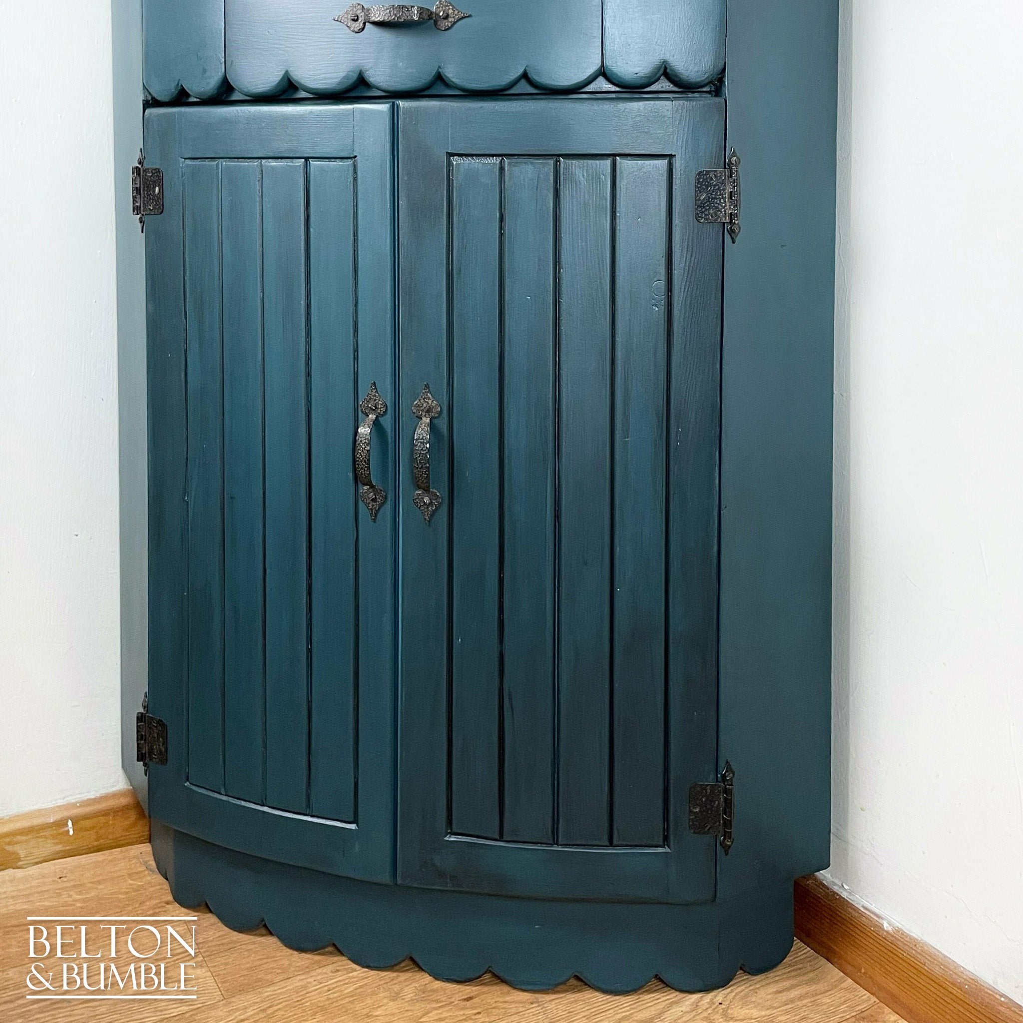 Pine Corner Dresser Shelving Unit-Belton & Bumble