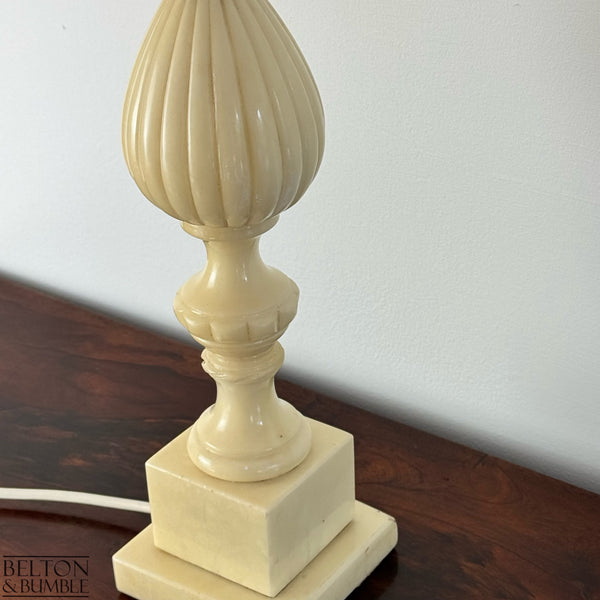 Vintage Alabaster Table Lamp  – Close-up of alabaster finish