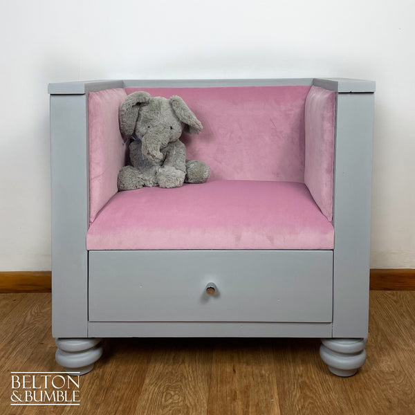 Children’s Reading Seat and Storage Bookcase Set – front view of chair