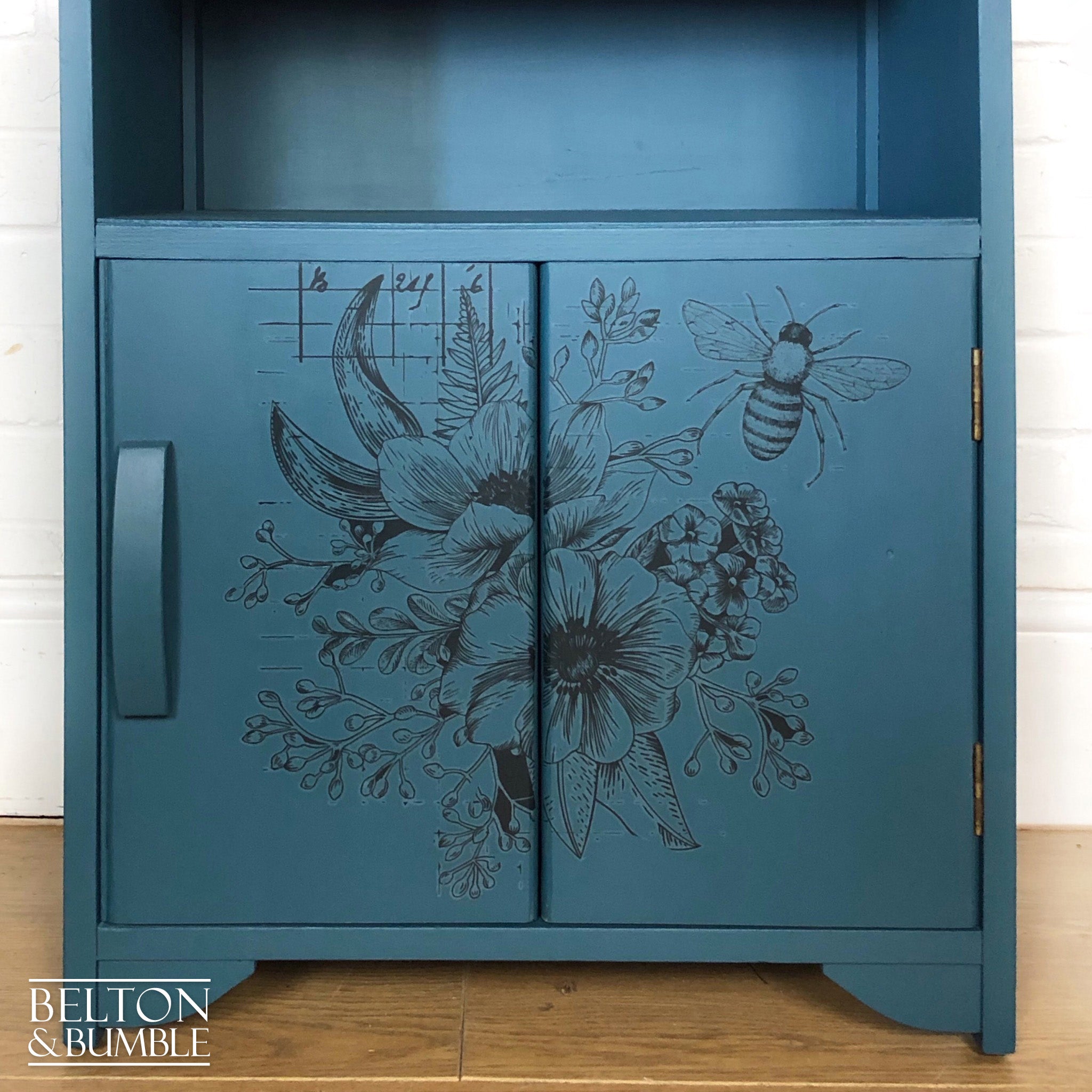 Petite Drinks Cabinet with Bifold Doors and Internal Sensor Light-Belton & Bumble