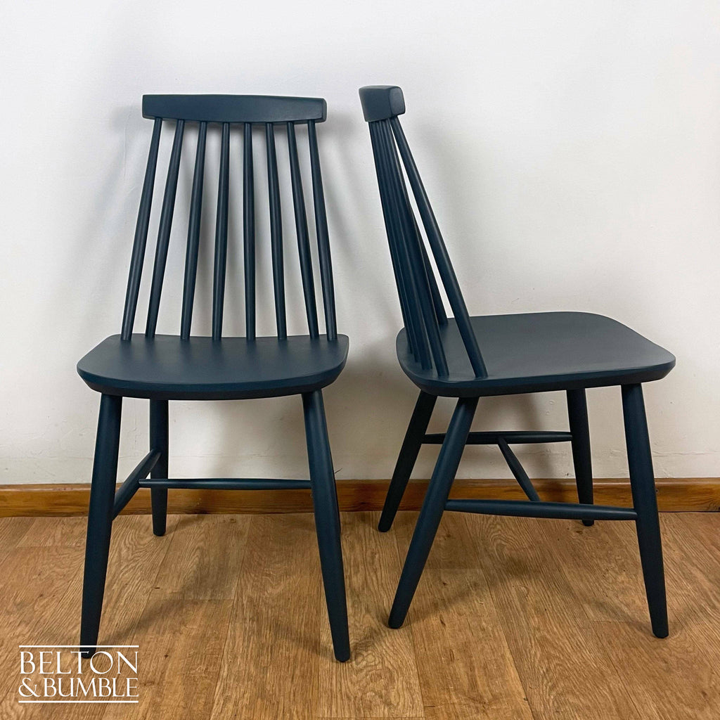 Pine Dining Table and Four Chair Set in Navy Blue-Belton & Bumble